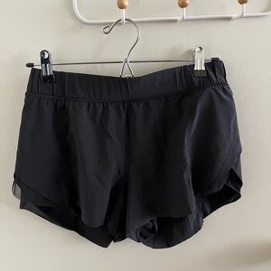 Lululemon athletic shorts in black sz 4